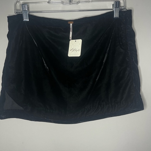 Free People Annalise Velvet Mini Skirt Black size 10 - Picture 6 of 8